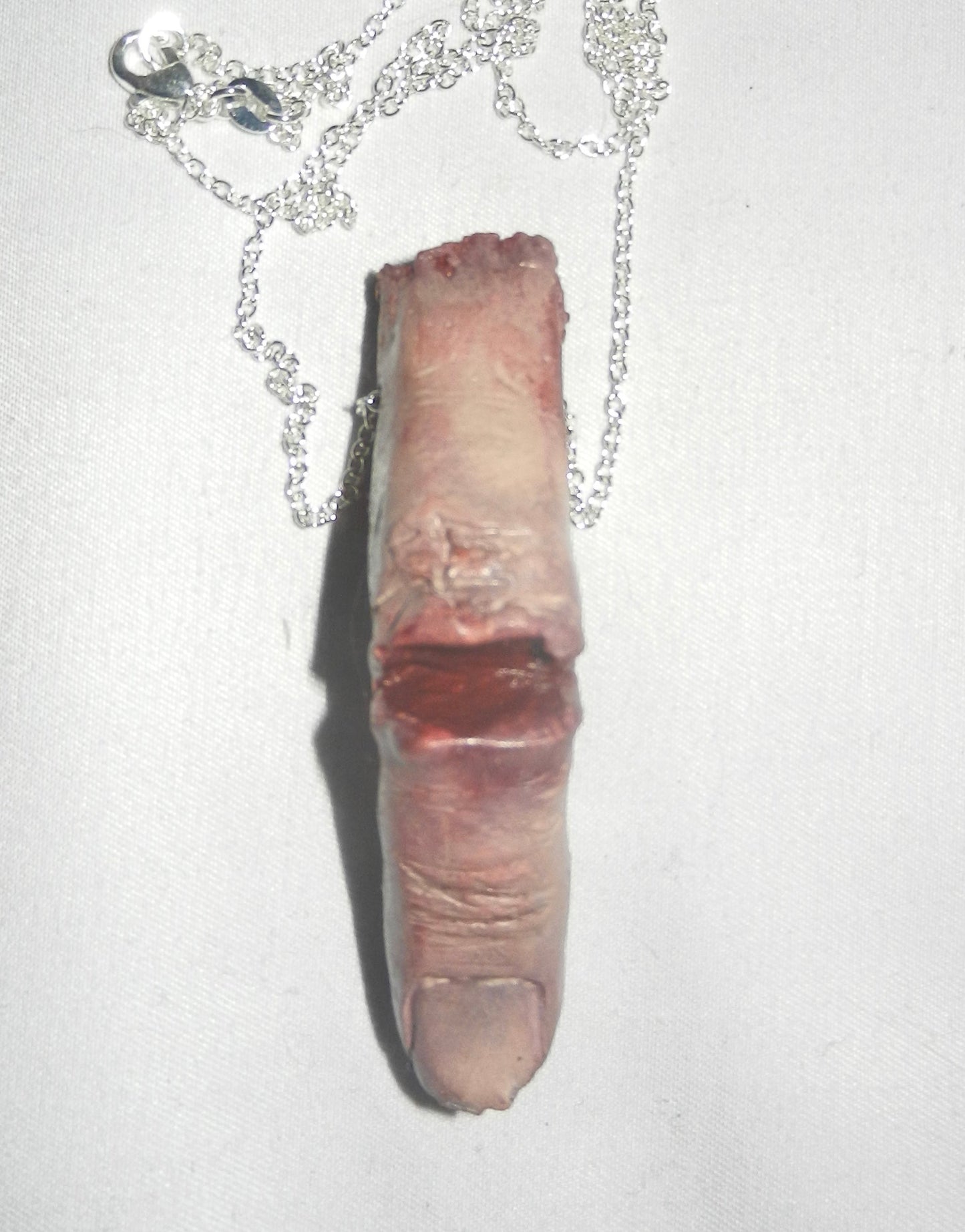 1/1 broken finger necklace