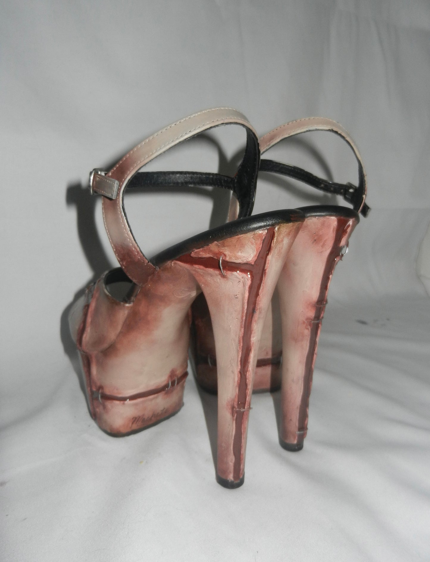 1/1 size 8 skin heels