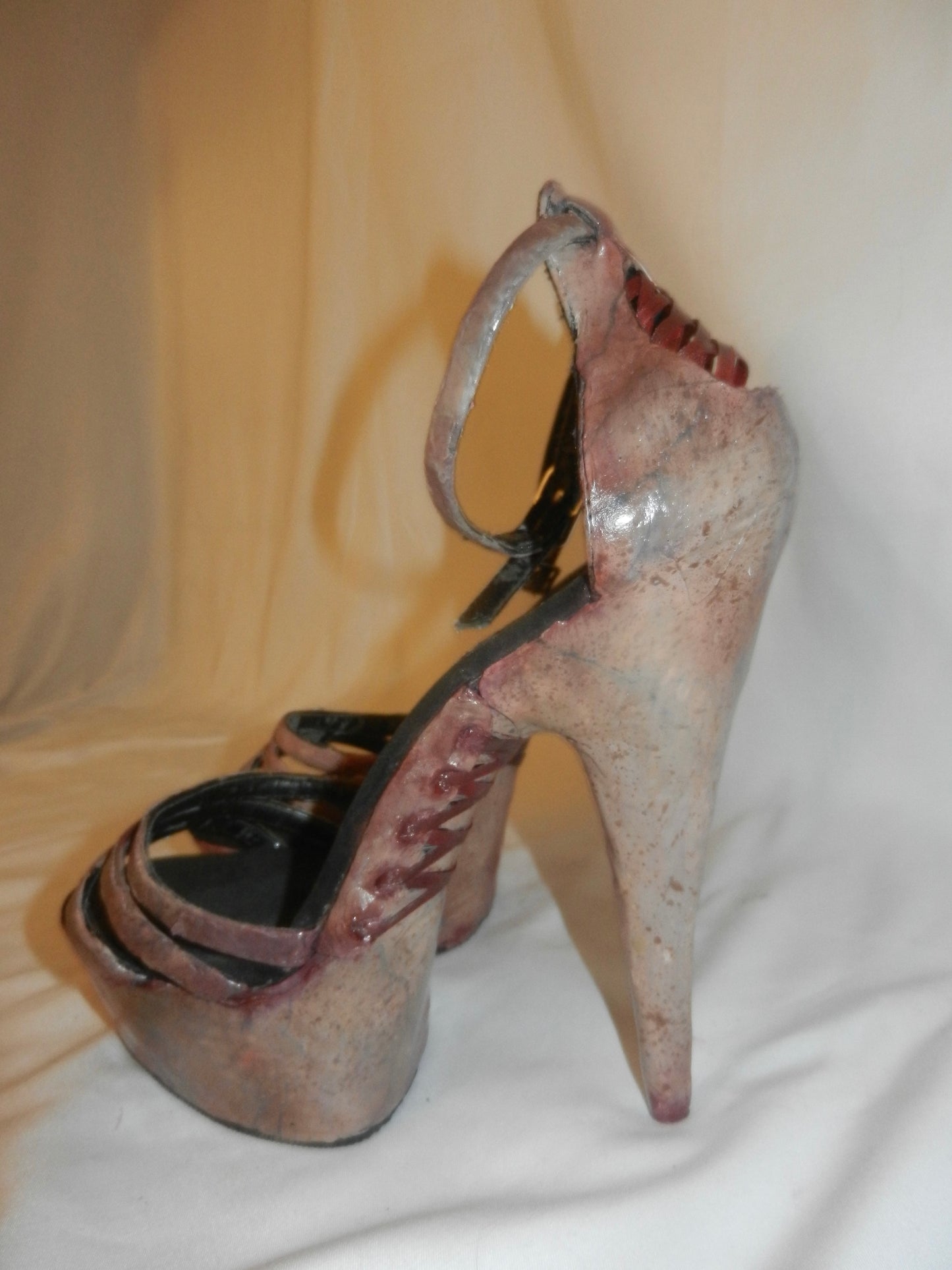1/1 sz 7 skin heels