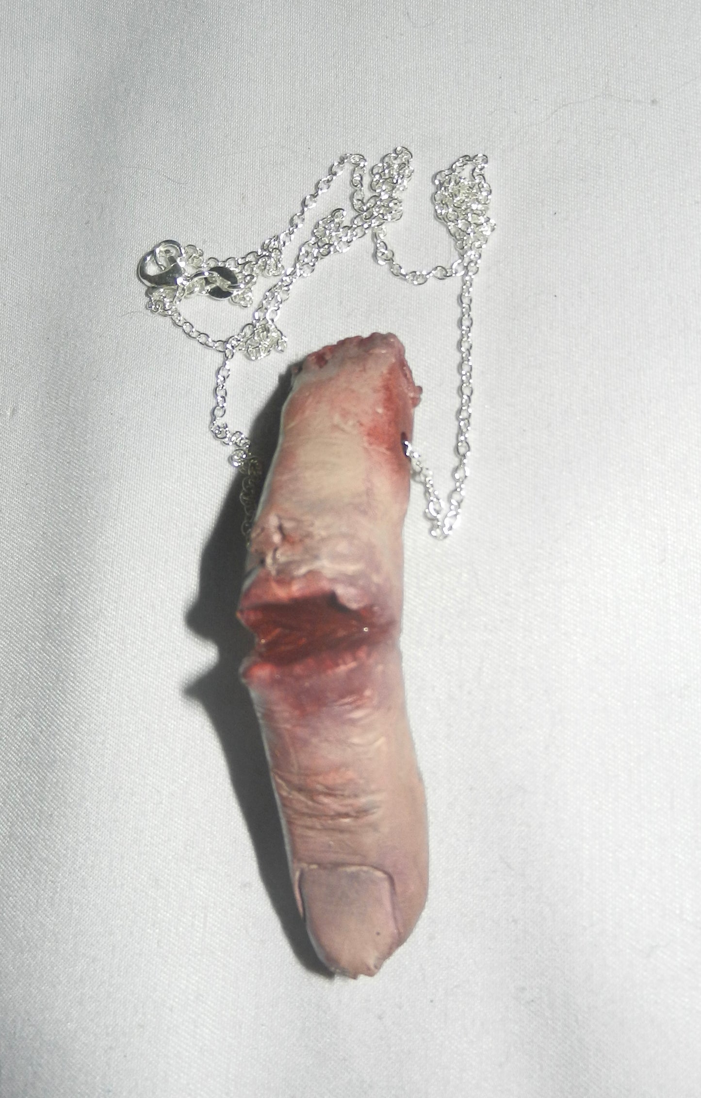 1/1 broken finger necklace