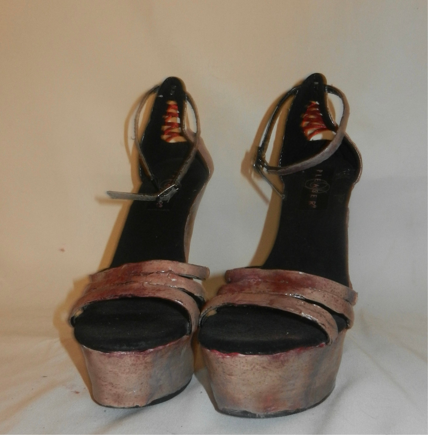 1/1 sz 7 skin heels