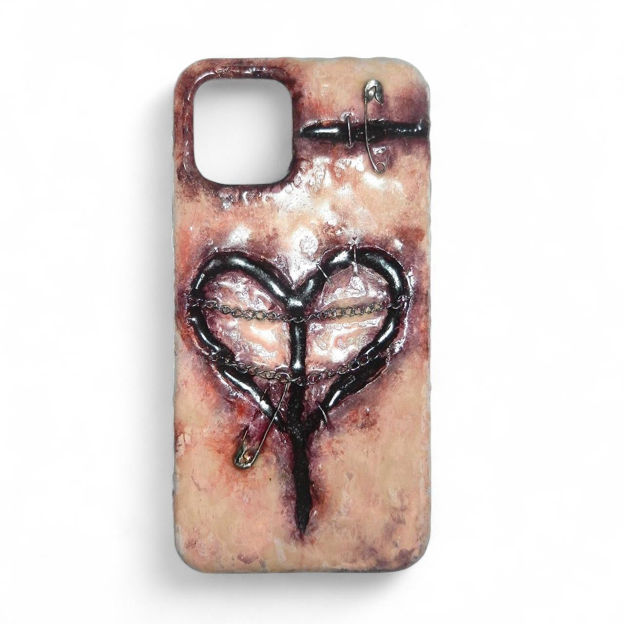 heart in chains phone case 𖥔˚。