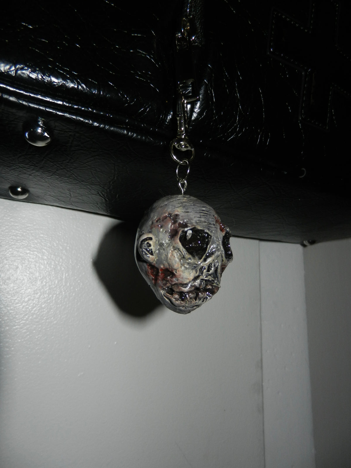 1/1 zombie keychain
