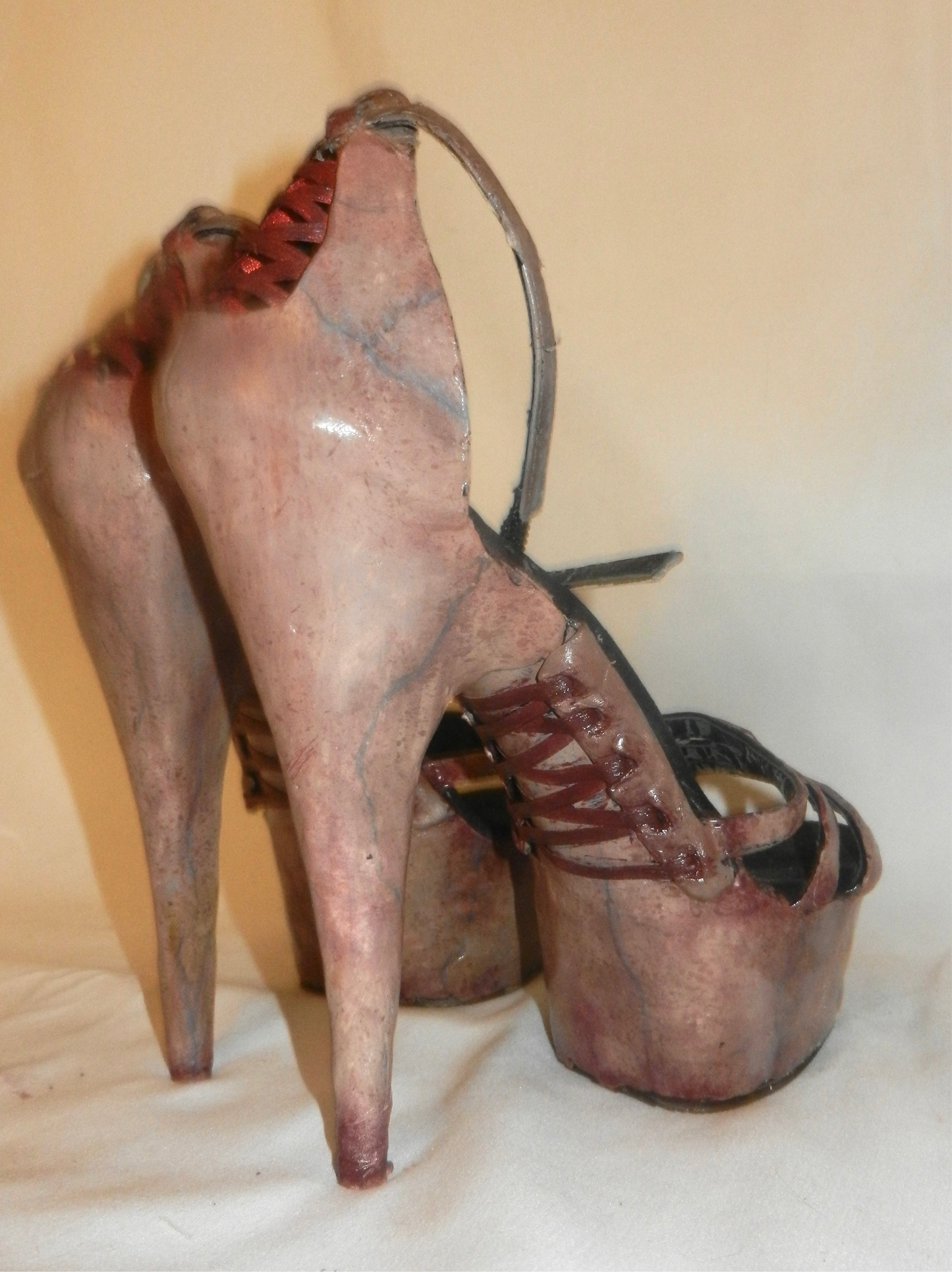 1/1 sz 7 skin heels