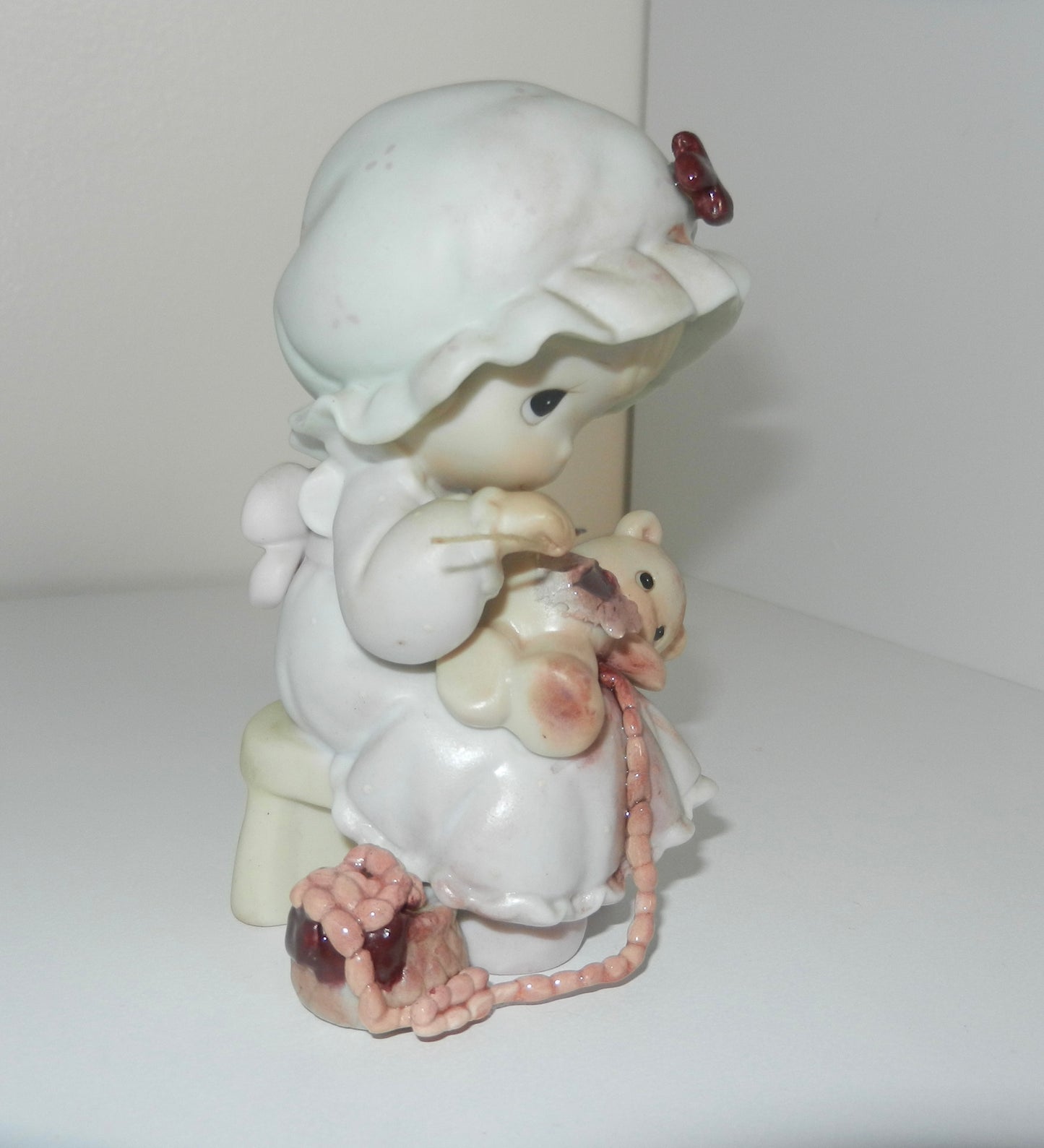1/1 nurse and teddy figure