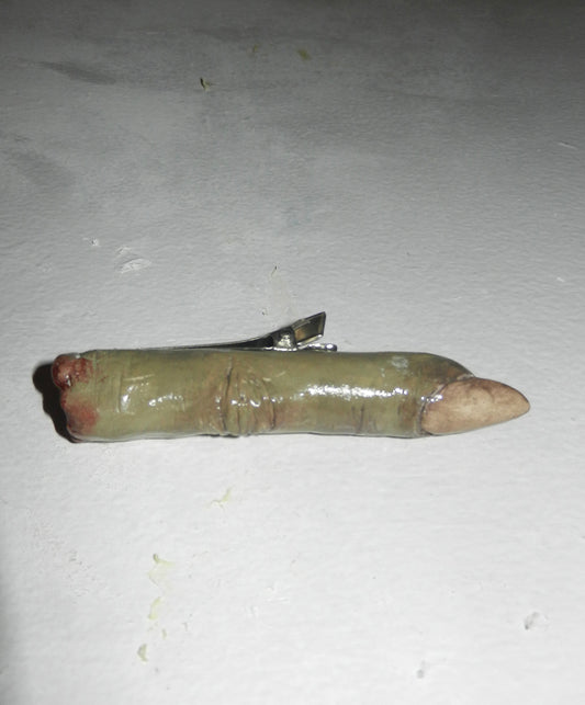 1/1 zombie finger hairclip