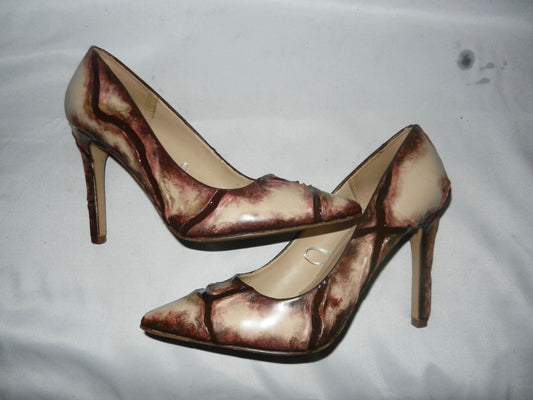 1/1 sz 8 flesh heels