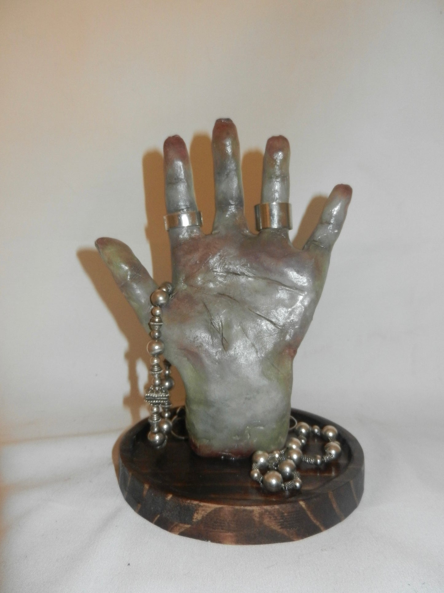 1/1 zombie ring holder