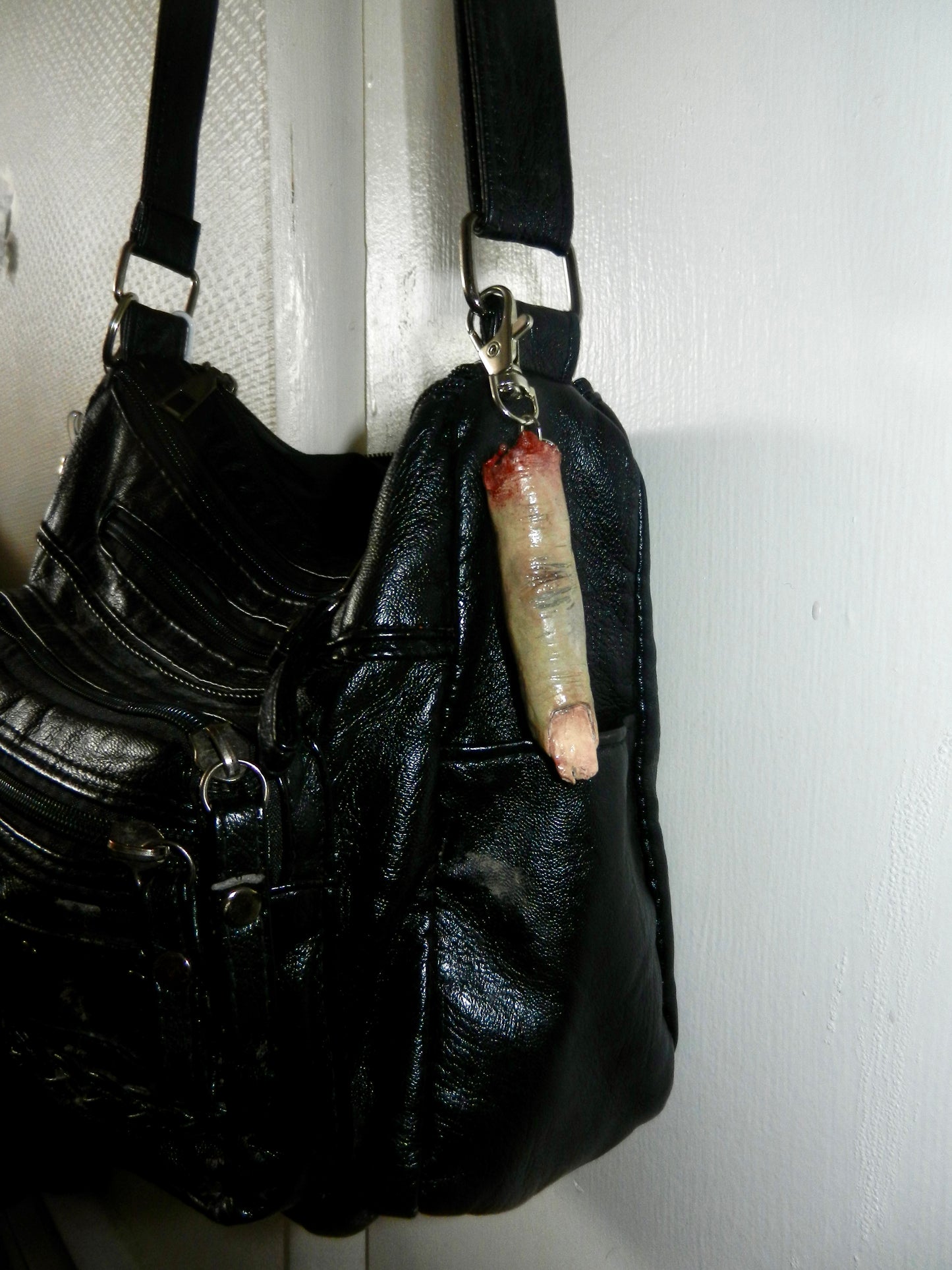 1/1 zombie finger keychain