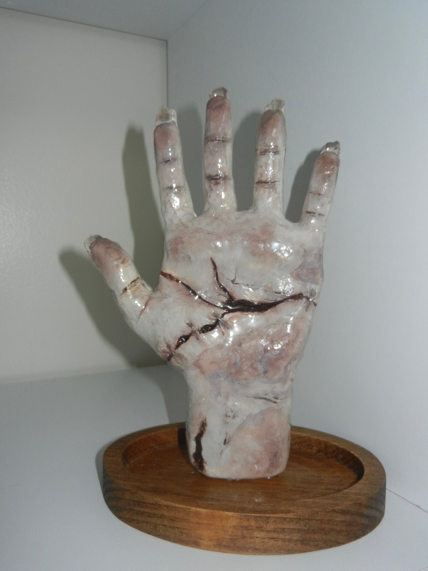 1/1 stitched hand ring holder