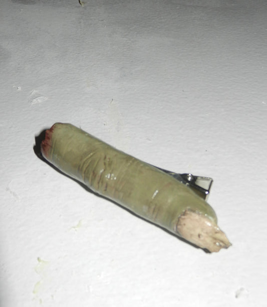1/1 zombie finger hairclip