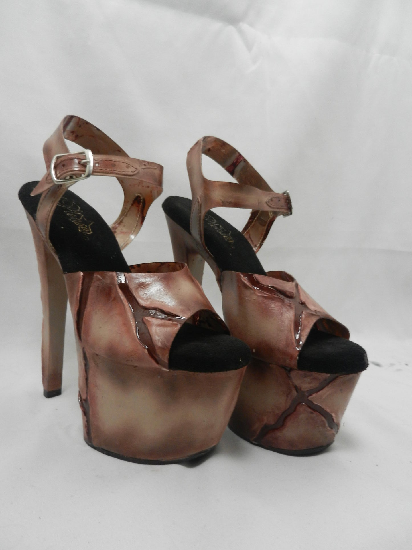 1/1 size 7 skin heels