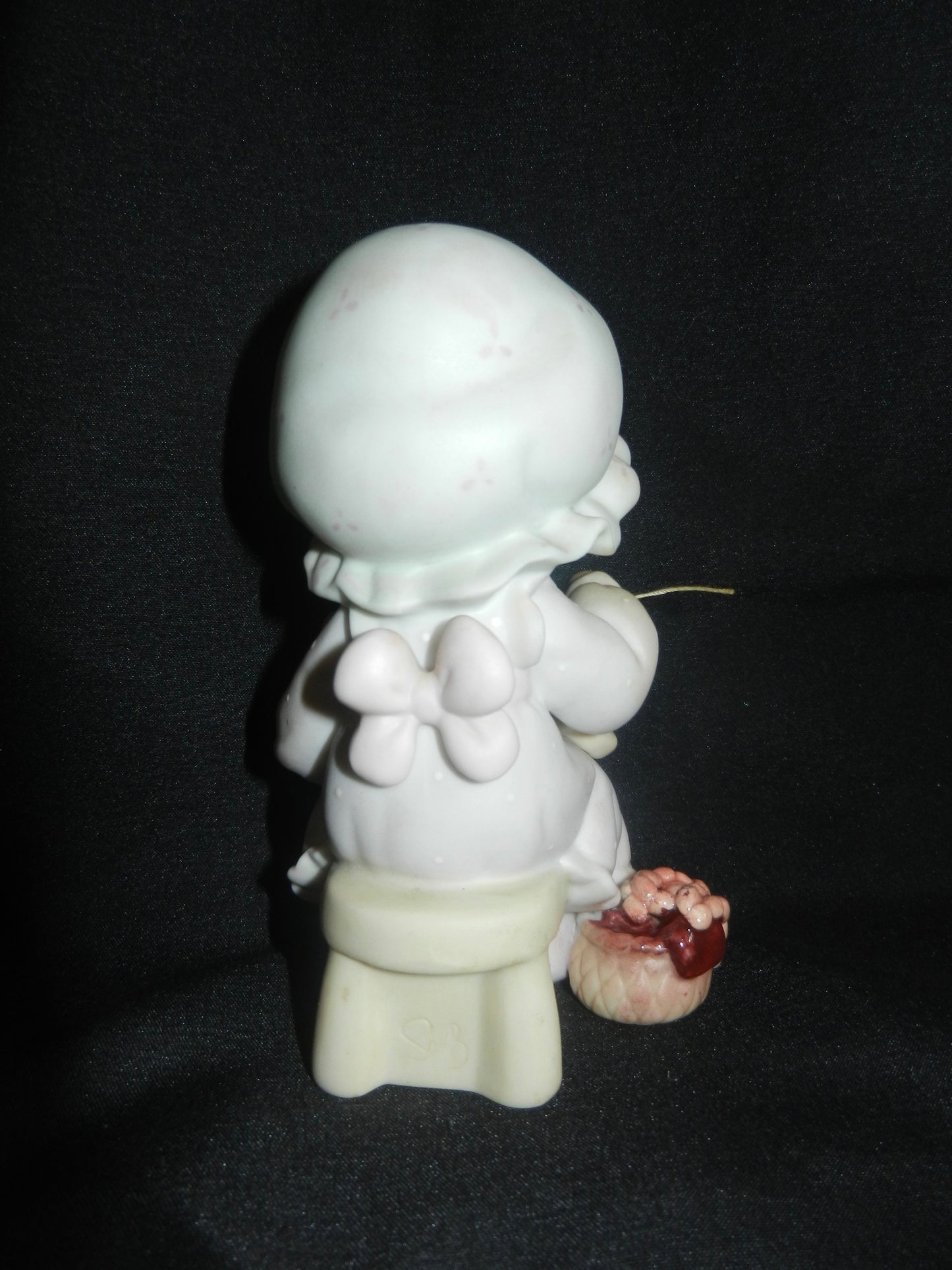 1/1 nurse and teddy figure