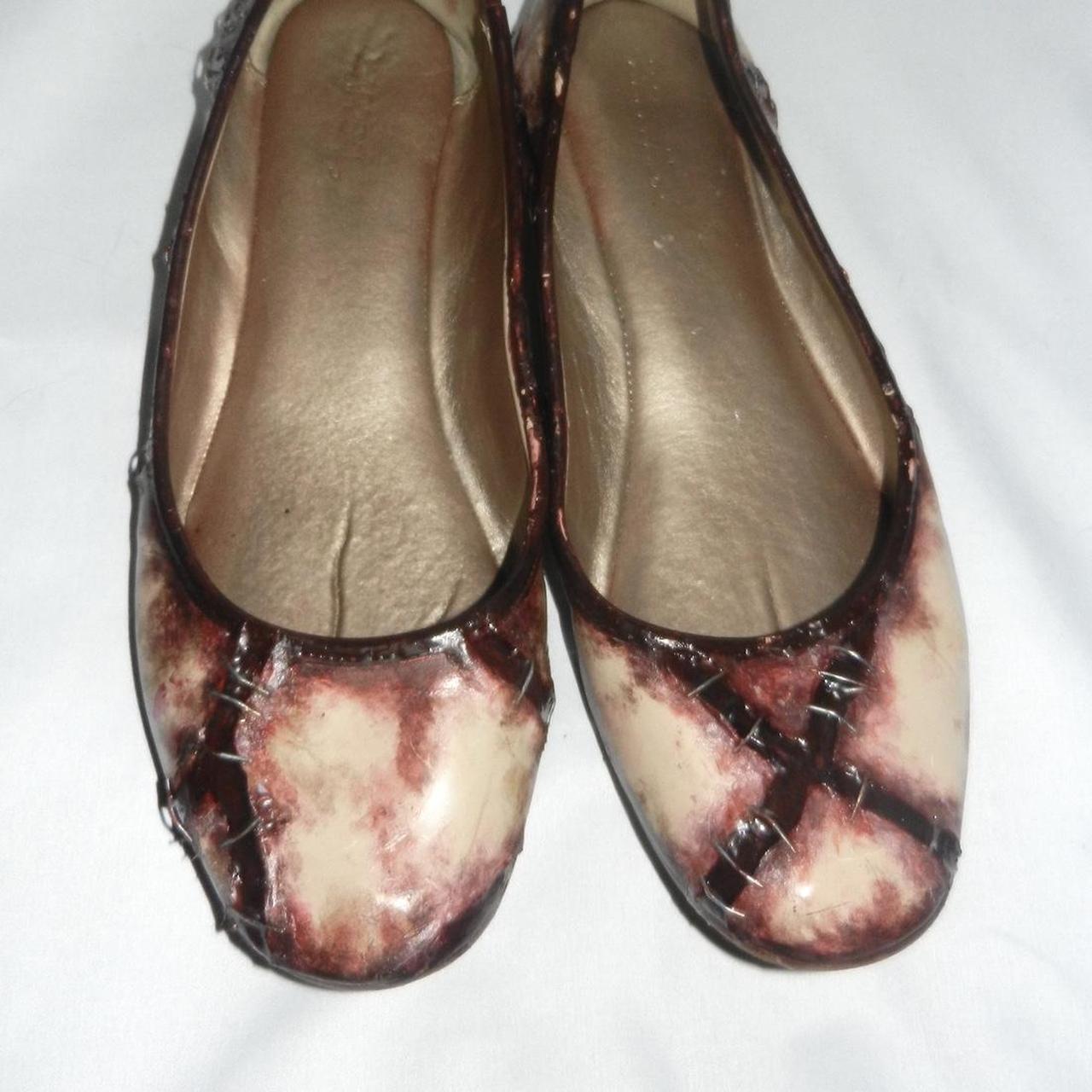 1/1 pale stitched up flats